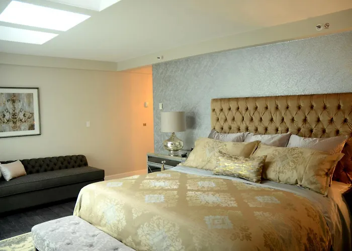 Rosellen Suites At Stanley Park