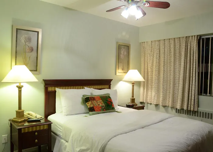Rosellen Suites At Stanley Park
